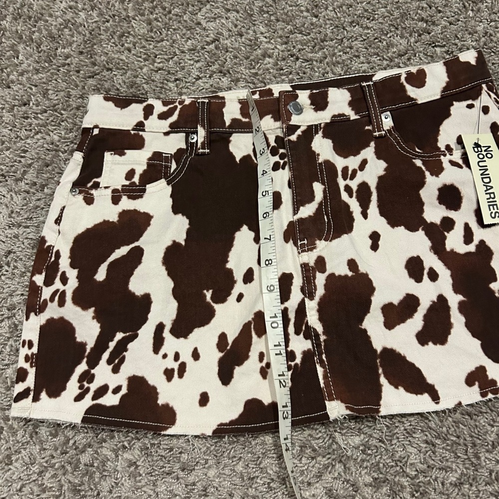 No Boundaries Brown Cow Print Denim Mini Skirt Womens Medium M 8-10 - Picture 4 of 7